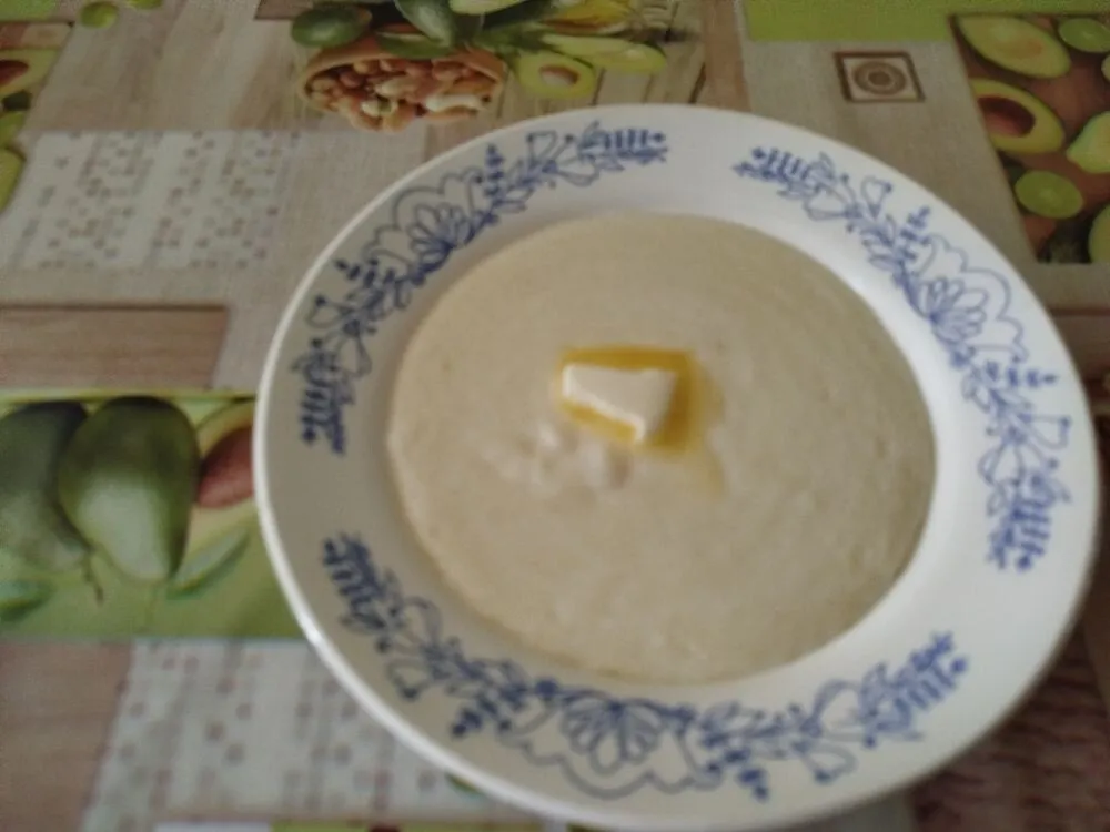 Вкусная манная каша на молоке без комочков