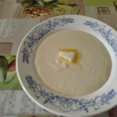 Вкусная манная каша на молоке без комочков