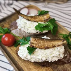 Бутерброды багет и шпроты 🐟