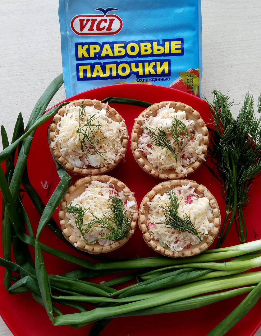 Тарталетки с крабовыми палочками и яйцом