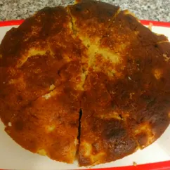 Шарлотка со сгущенкой и яблоками