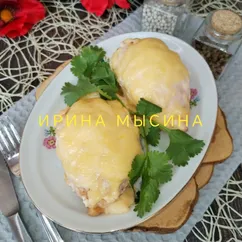 Фаршированные кальмары, запечённые в сметане