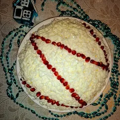 Новогодний салат "Бусы на снегу"