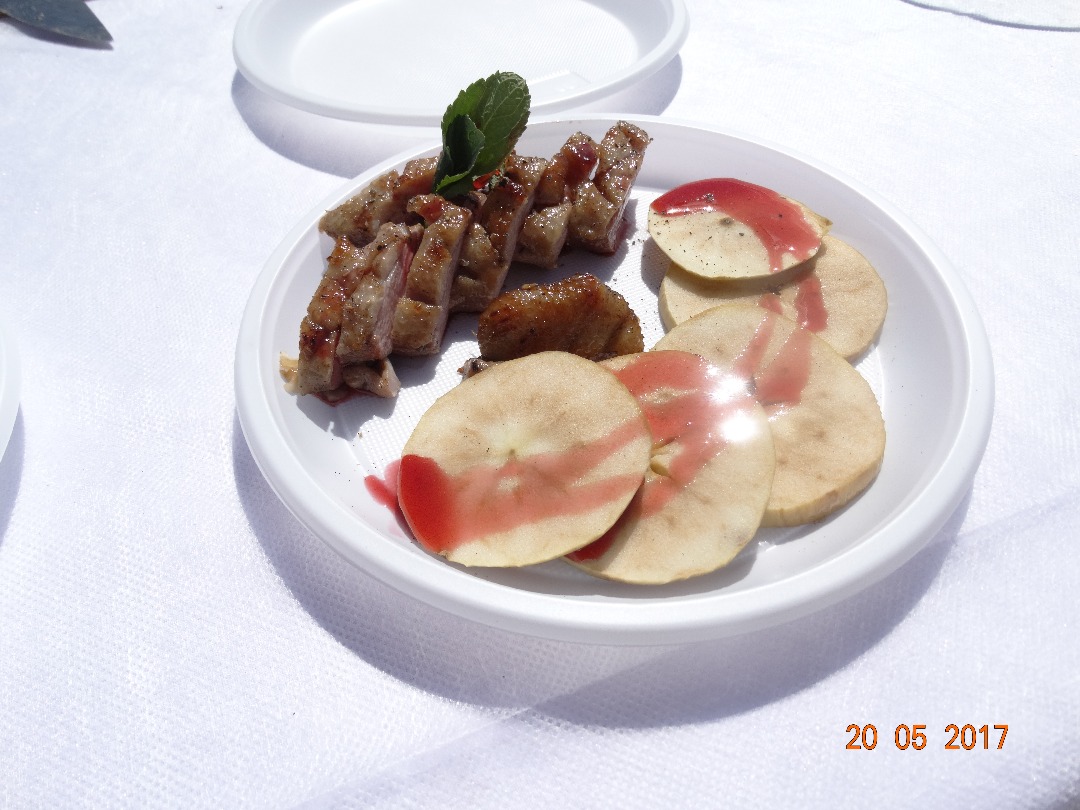 Утиная грудка с малиновым соусом #кулинарныймарафон