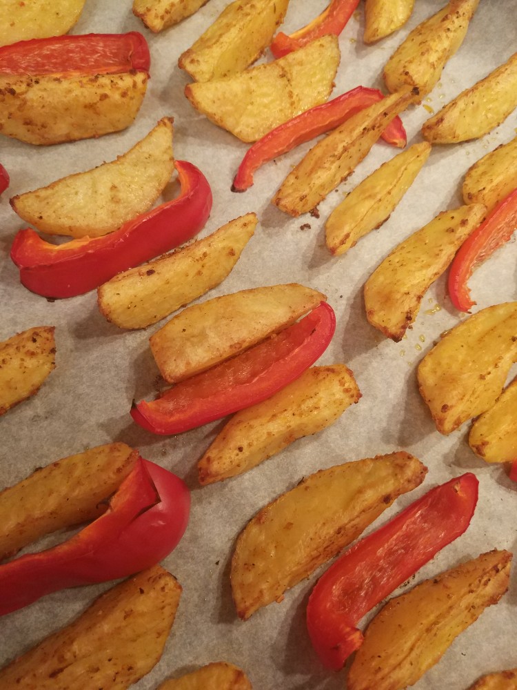 Печёная картошка дольками