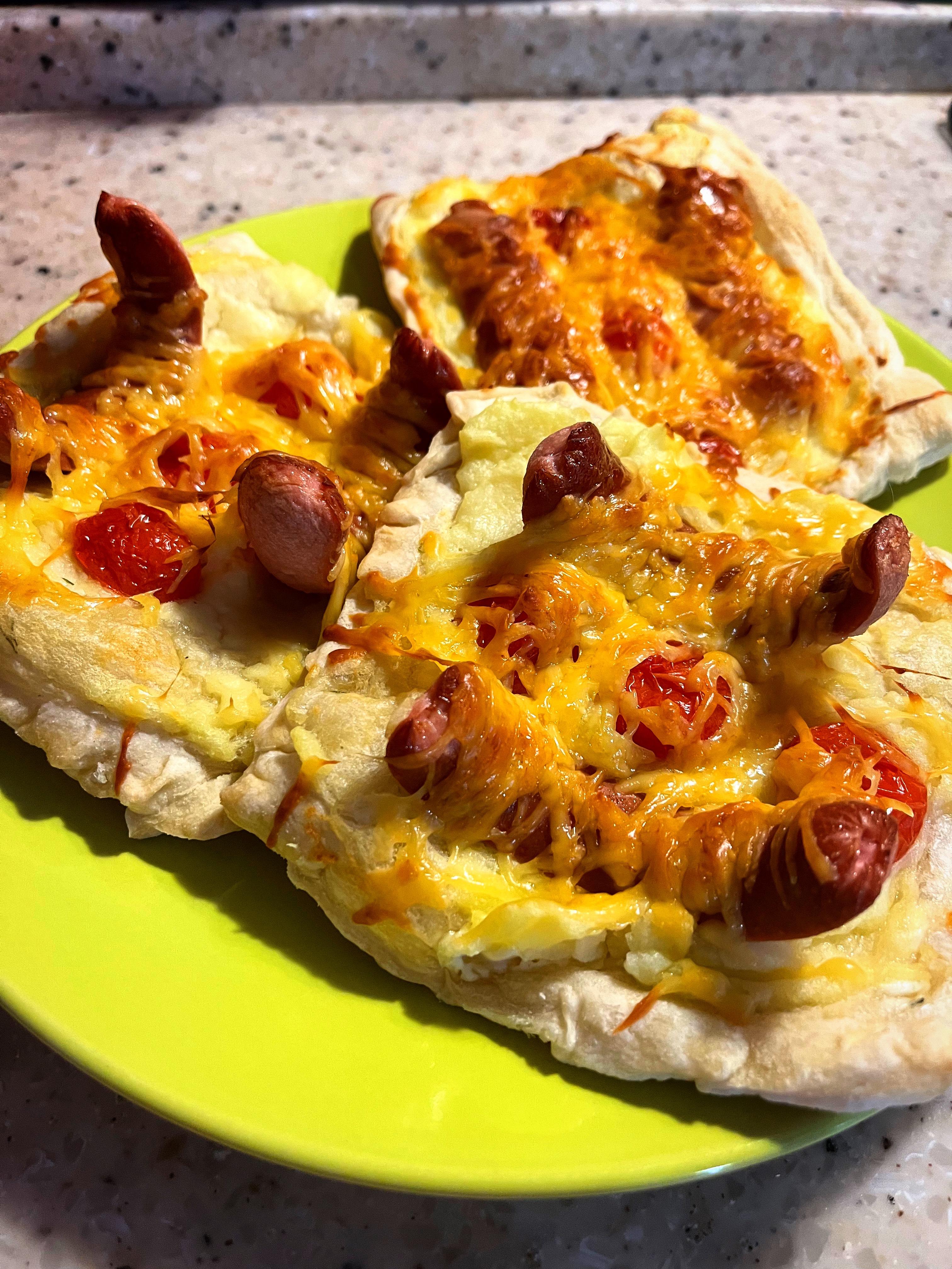 Слойки с сосисками и картофельным пюре