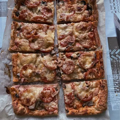 Пицца из слоеного теста