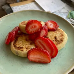 Сырники с изюмом и ягодами