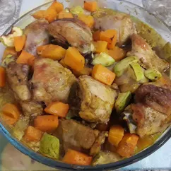 Курица с овощами в духовке