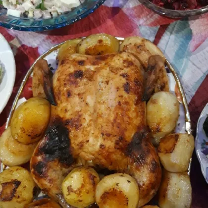 Курица запеченная с картофелем в духовке