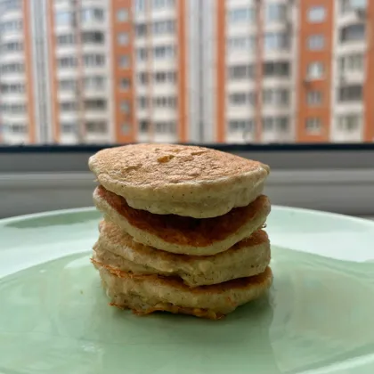 Banana oatmeal pancakes