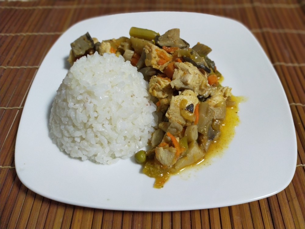 Курица с грибами с соусом карри