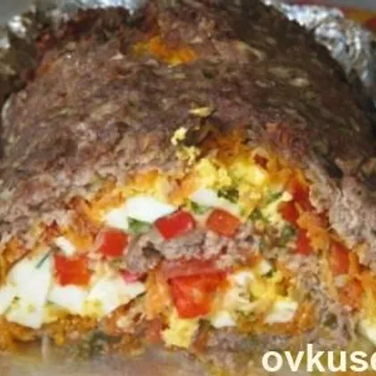 Мясной рулет с овощами