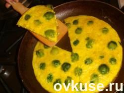Сырный омлет с брюссельской капустой