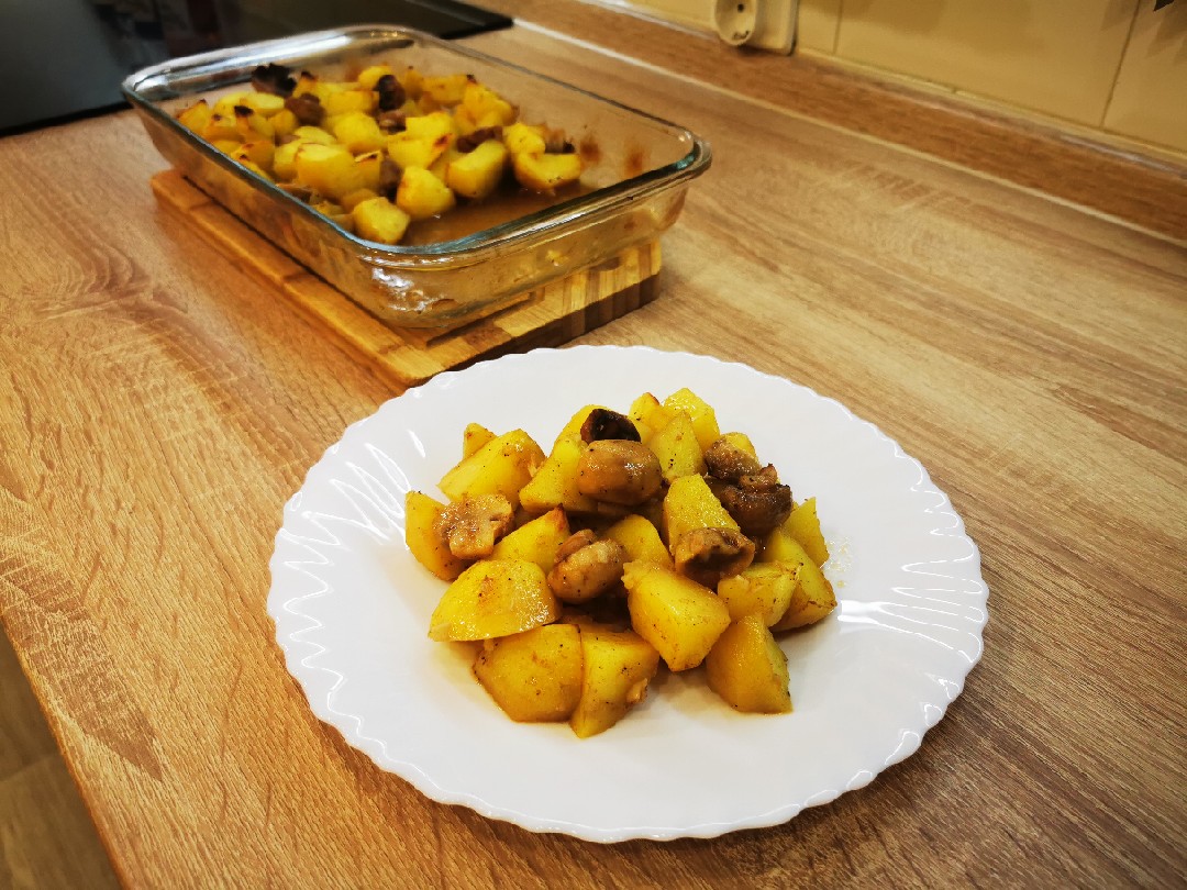 Запечённая картошка с шампиньонами в духовке