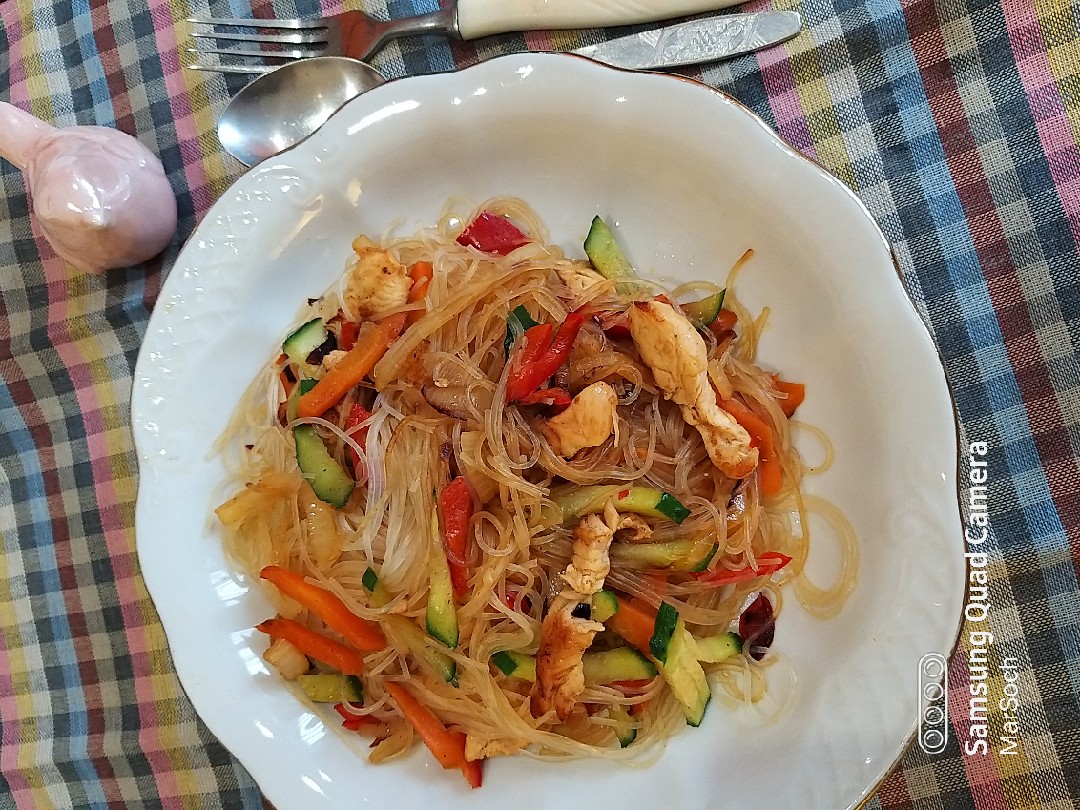 Фунчоза с куриной грудкой