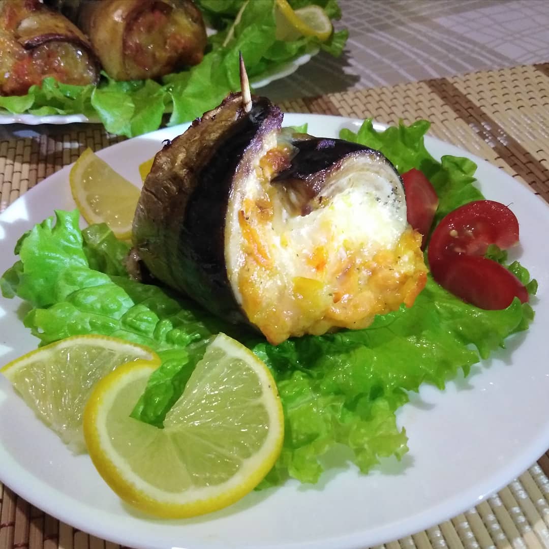 Рулетики из скумбрии с овощами и сыром 🥘