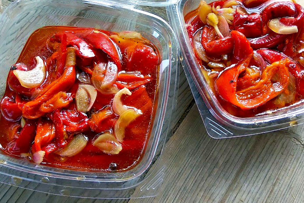 Маринованный чили перец