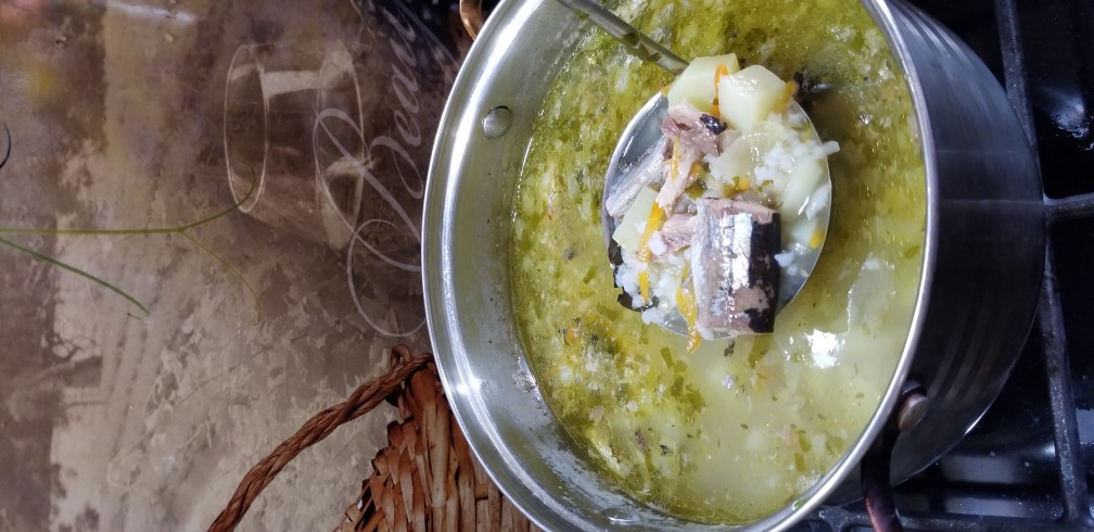 Легкий суп с сайрой