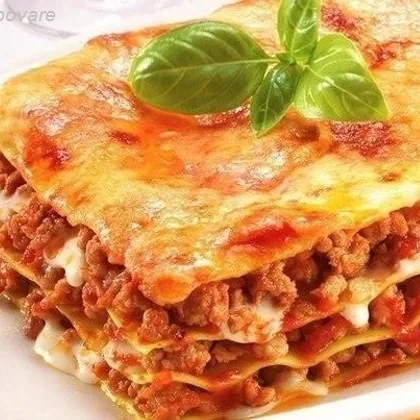 Рецепт итальянской лазаньи с говяжьим фаршем, томатно-сливочным соусом и сыром