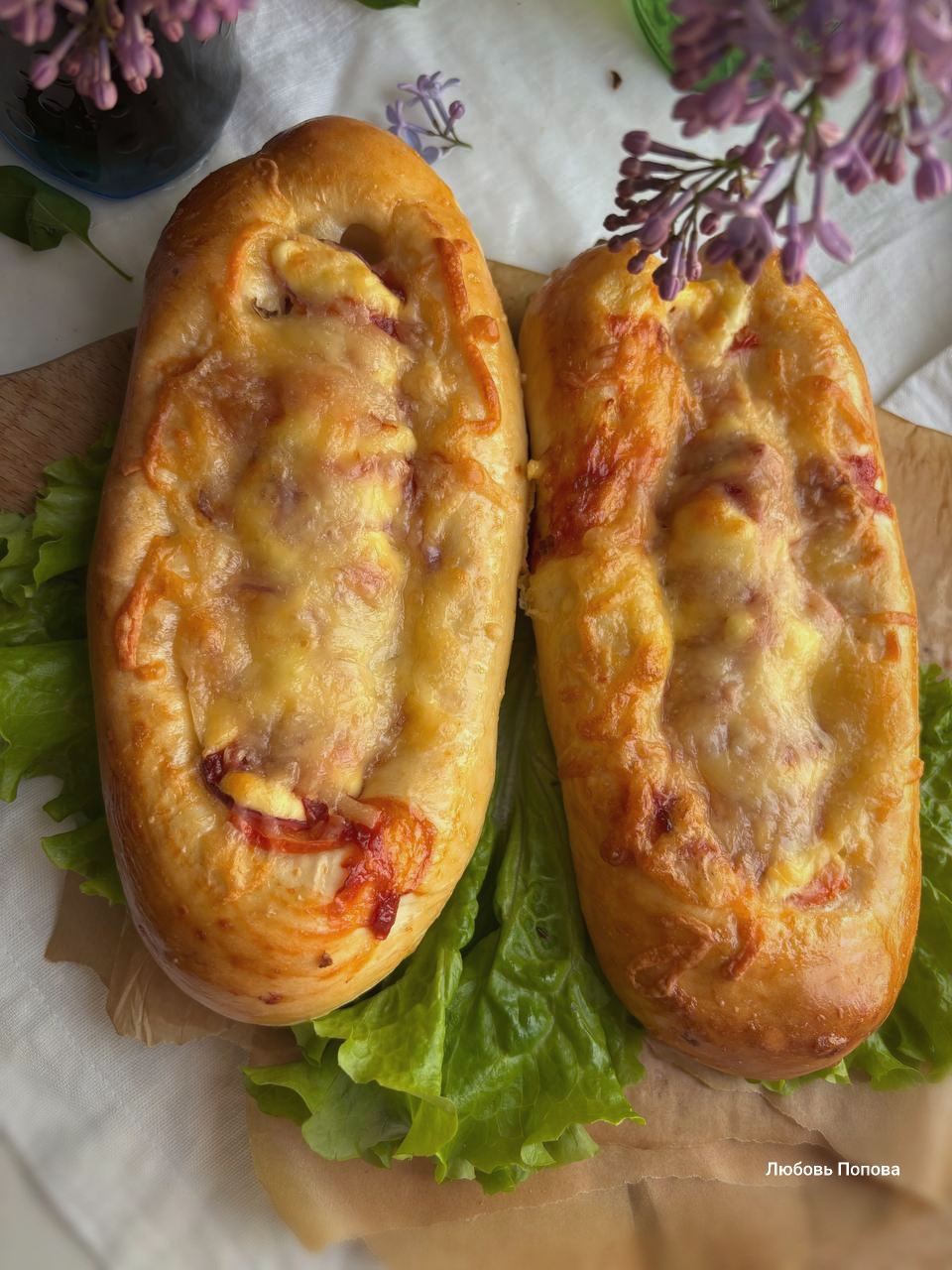 Запечённые хот-доги с беконом и сыром