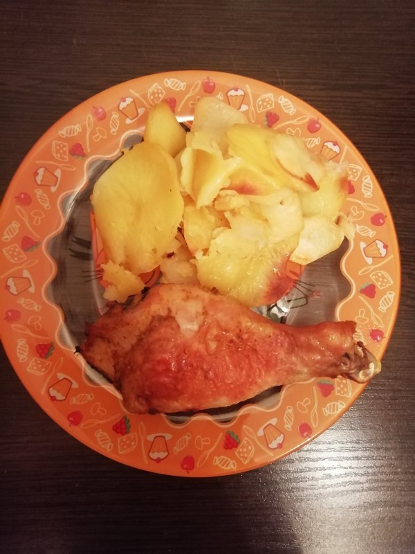 Курочка с картошечкой в духовке