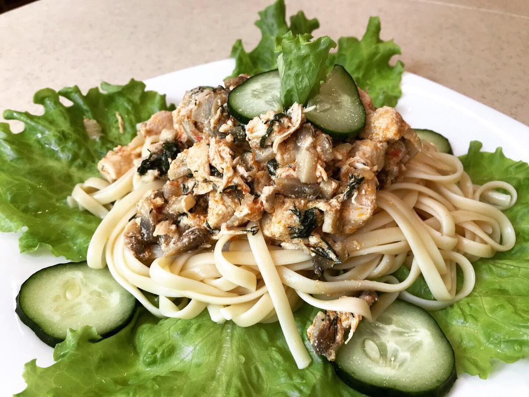 Сливочная паста с грибами и куриной грудкой