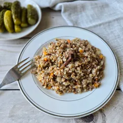 Гречка с тушенкой