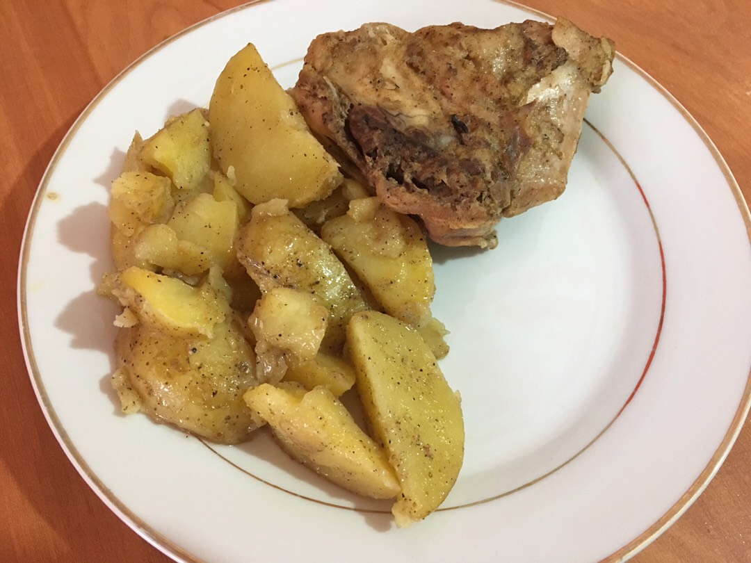 Запечённые куриные бёдра с картофелем 🍠🥘