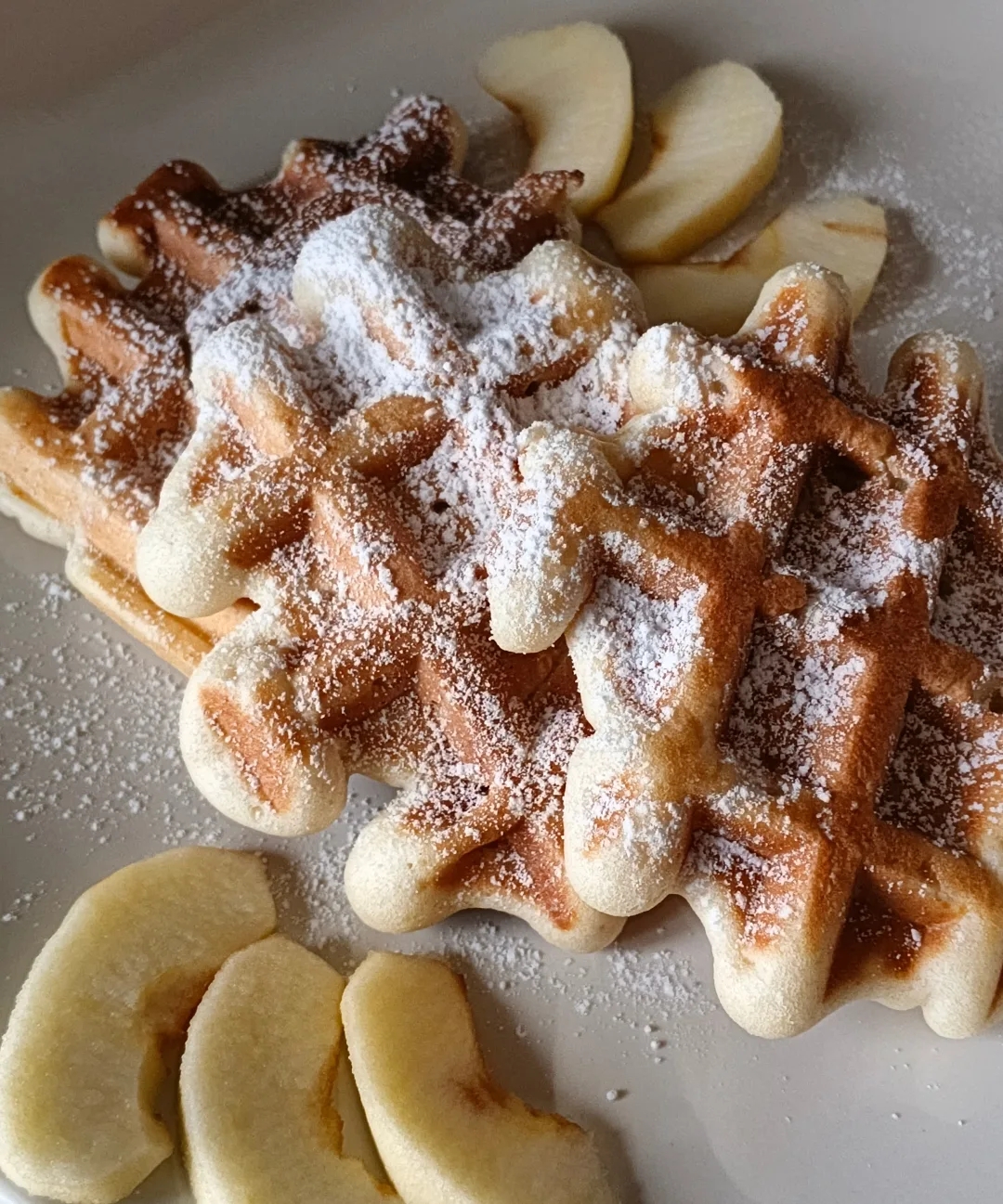 Яблочные вафли на кефире