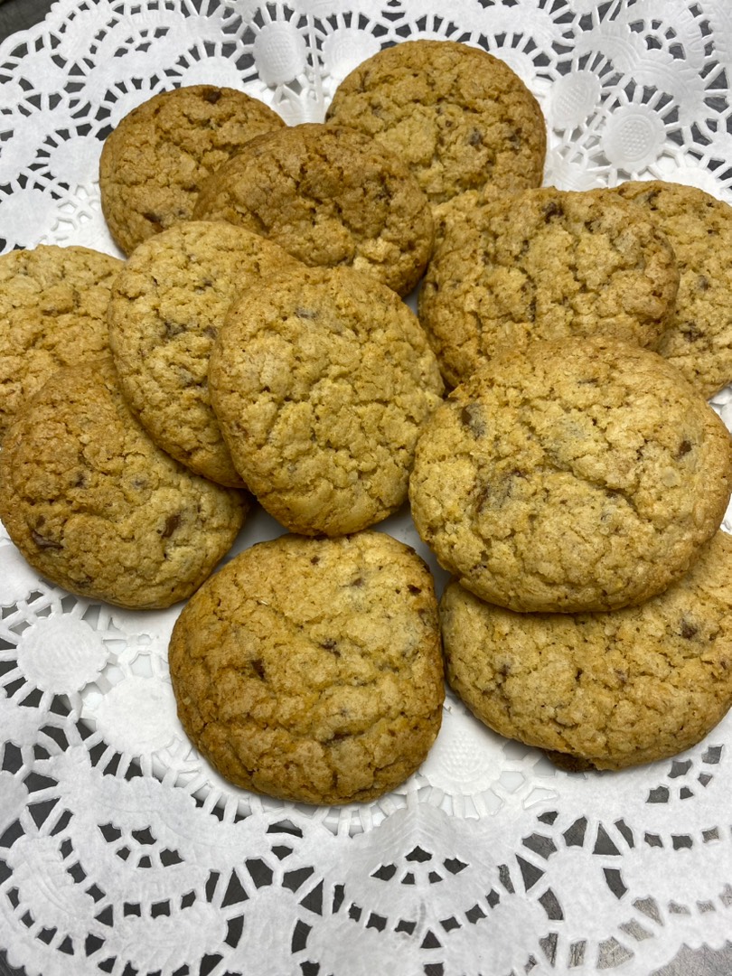 Овсяное печенье с шоколадом и арахисовой пастой: рецепт - Лайфхакер