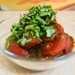 Салат из помидоров 