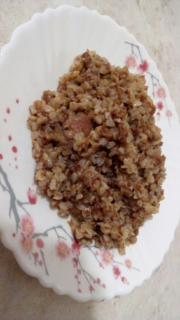 Гречневая каша с тушёнкой