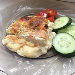 Кижуч, запеченный с овощами в сливочном соусе