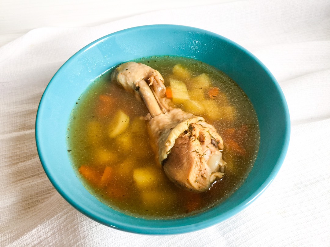 Суп с консервированным горошком и курицей