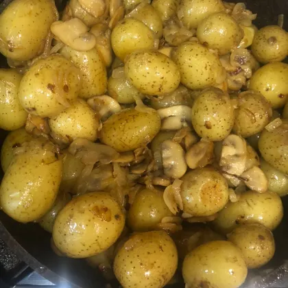 Картошка с грибами и луком