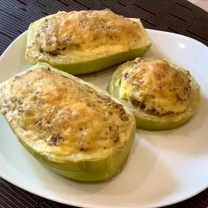 Фаршированные кабачки с мясным фаршем и сыром