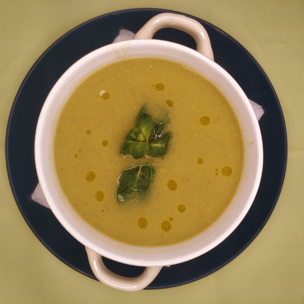 Крем-суп из зелёного горошка и стручковой фасоли