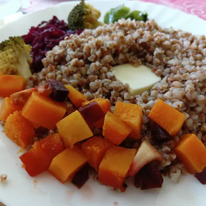 Тыква с яблоками и свёклой в духовке