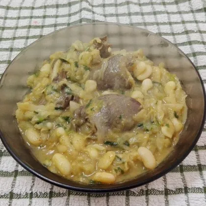 Тосканский фасолевый суп с индюшиными сердечками