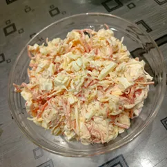 Салат крабовый с плавленым сыром 