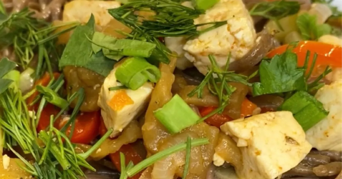 Гречневая лапша с тофу, овощами и устричным соусом (ВОК) рецепт с фото ...
