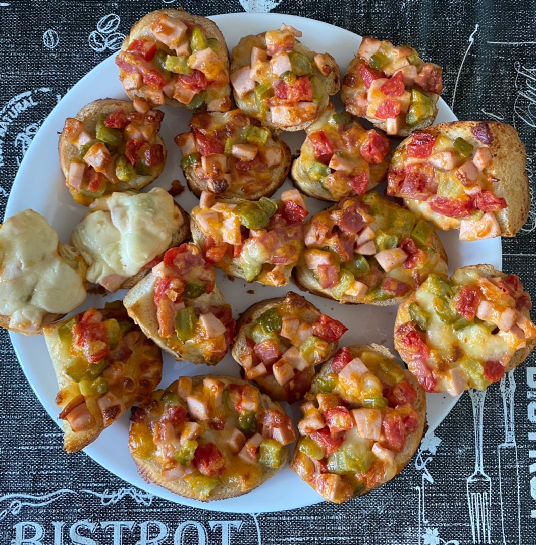Брускетта с начинкой