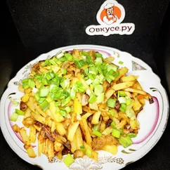 Картошка с грибами, жареная на сале