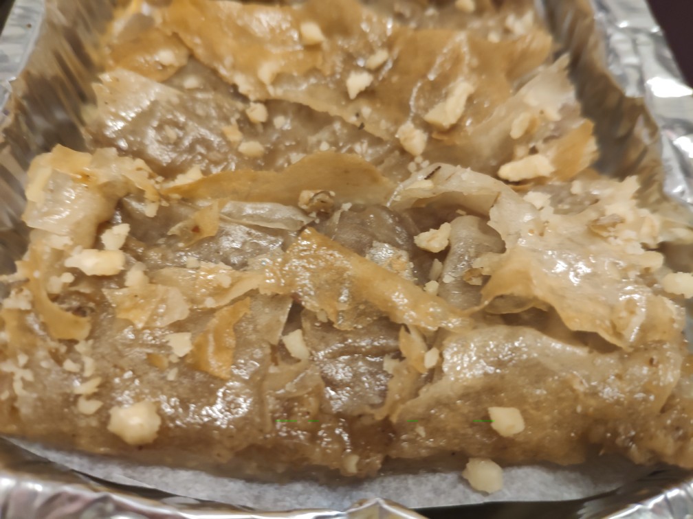 Пахлава из теста фило с орехами грецкими и медом