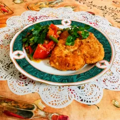 Отбивная из курицы с овощным гарниром