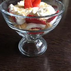 Летний десерт с клубникой 🍓без выпечки