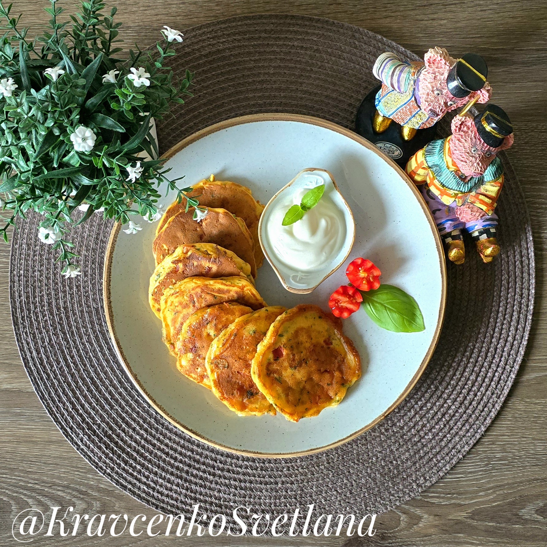 Оладьи с помидорами и сыром