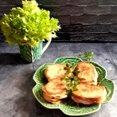 Гренки с колбасой и сыром 🥪