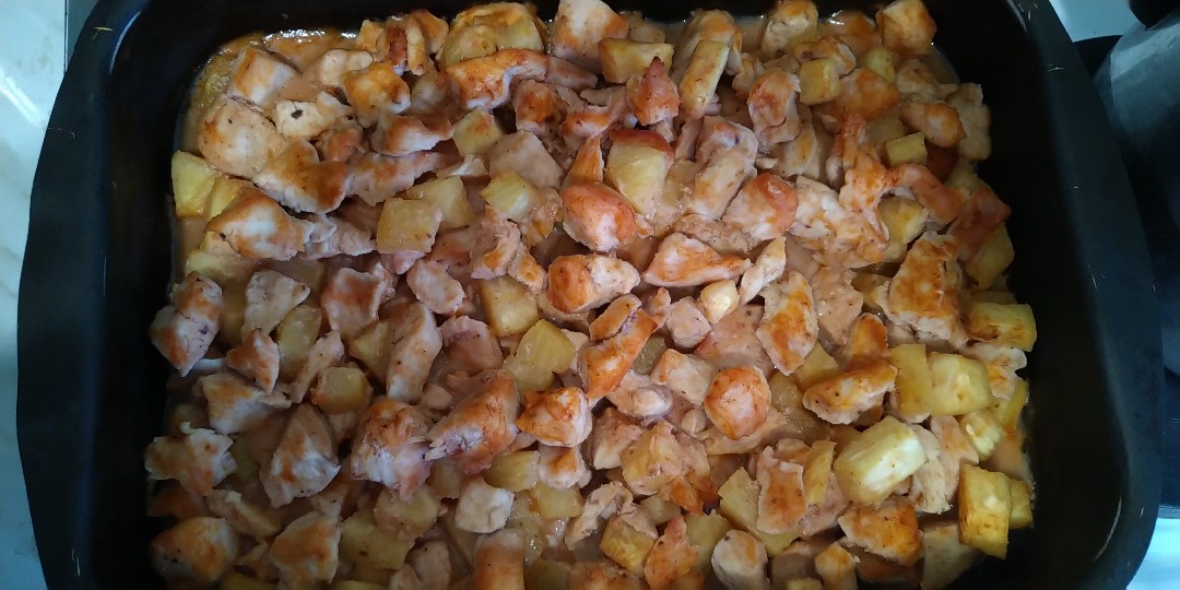 Курица с ананасом